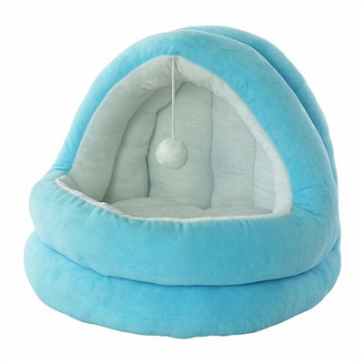 Голяма котешка седалка на прозореца