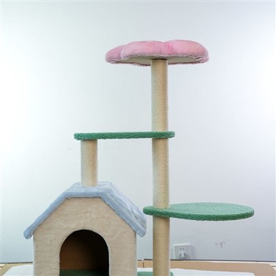 Голямо розово котешко дърво